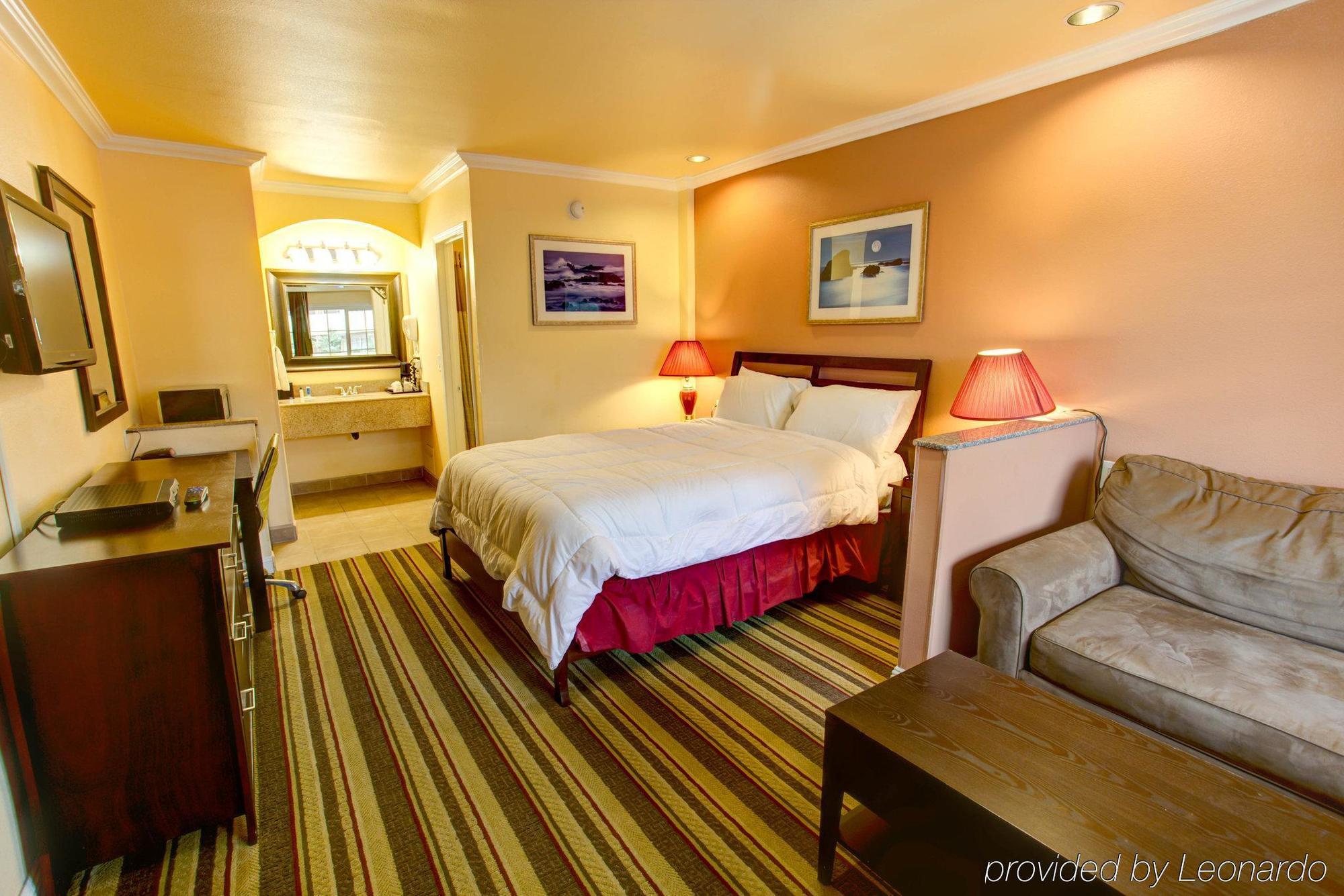 Rodeway Inn & Suites Near The Coliseum & Arena Оукланд Екстериор снимка