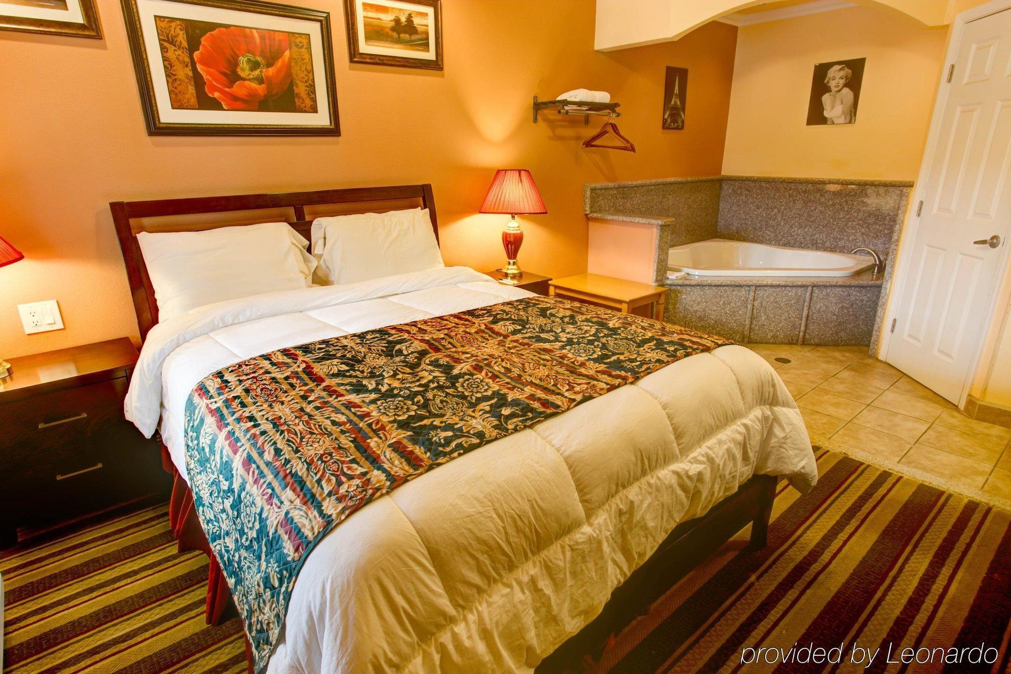 Rodeway Inn & Suites Near The Coliseum & Arena Оукланд Екстериор снимка