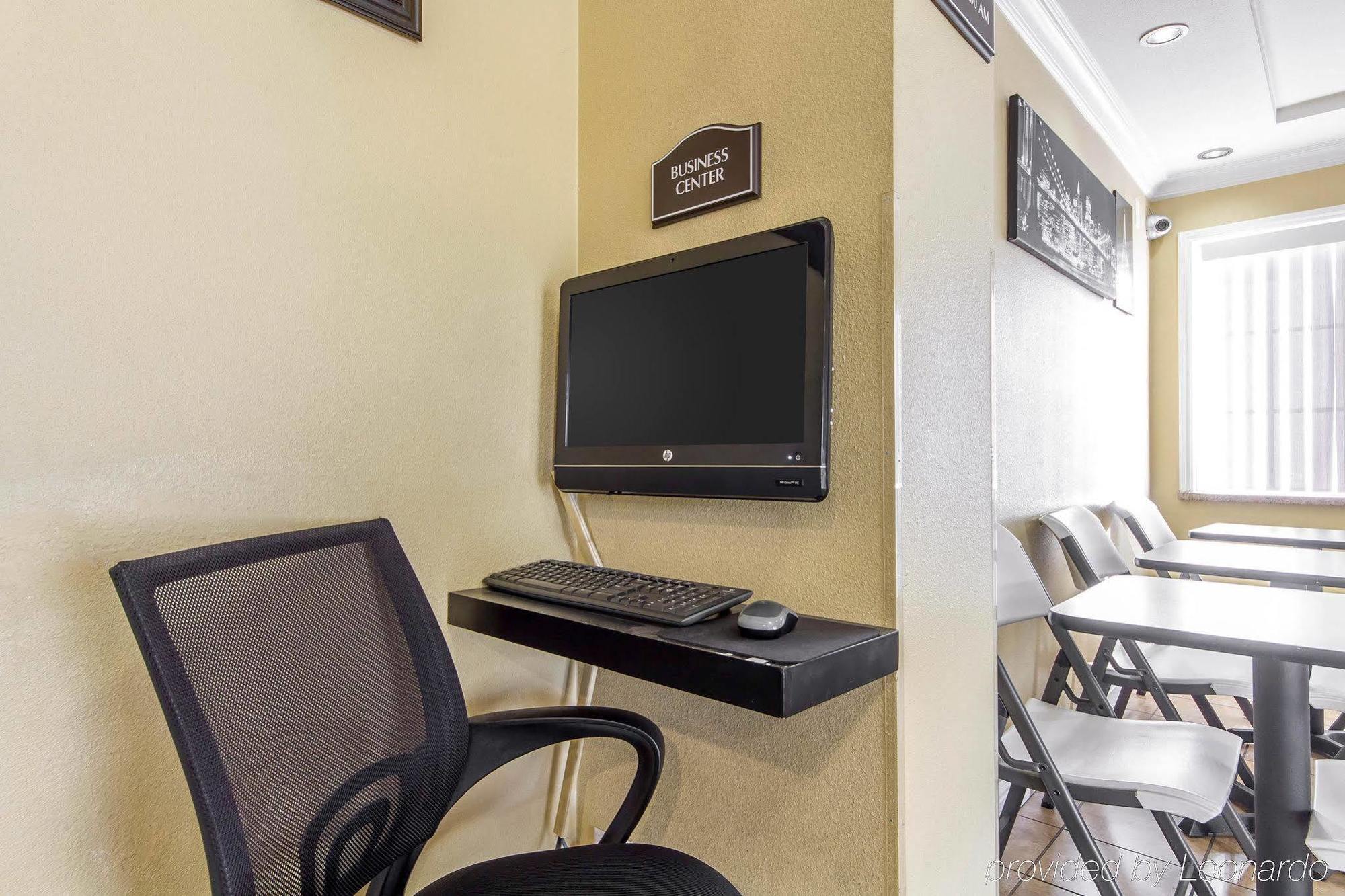 Rodeway Inn & Suites Near The Coliseum & Arena Оукланд Екстериор снимка