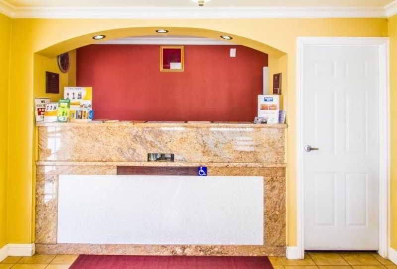 Rodeway Inn & Suites Near The Coliseum & Arena Оукланд Екстериор снимка