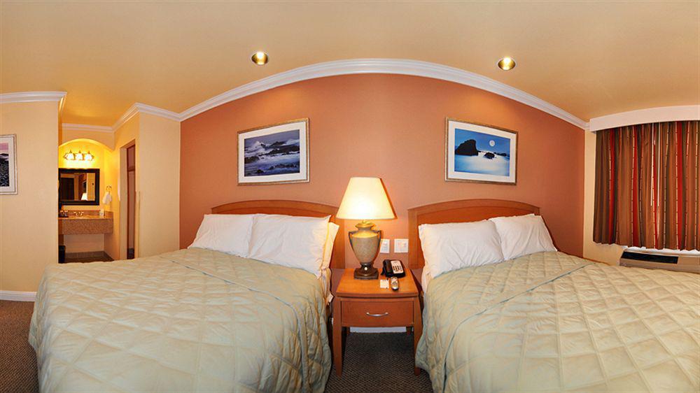 Rodeway Inn & Suites Near The Coliseum & Arena Оукланд Екстериор снимка