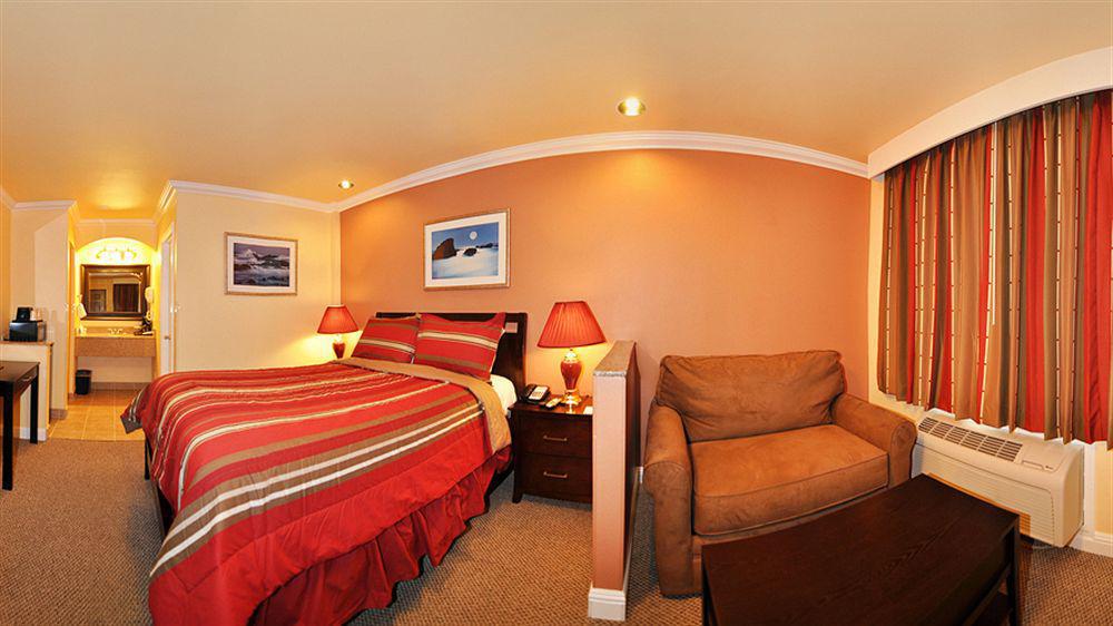 Rodeway Inn & Suites Near The Coliseum & Arena Оукланд Екстериор снимка